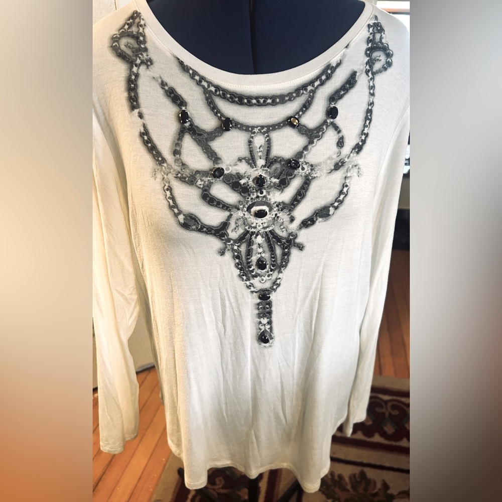 Vera Wang White and Black Embellished Top